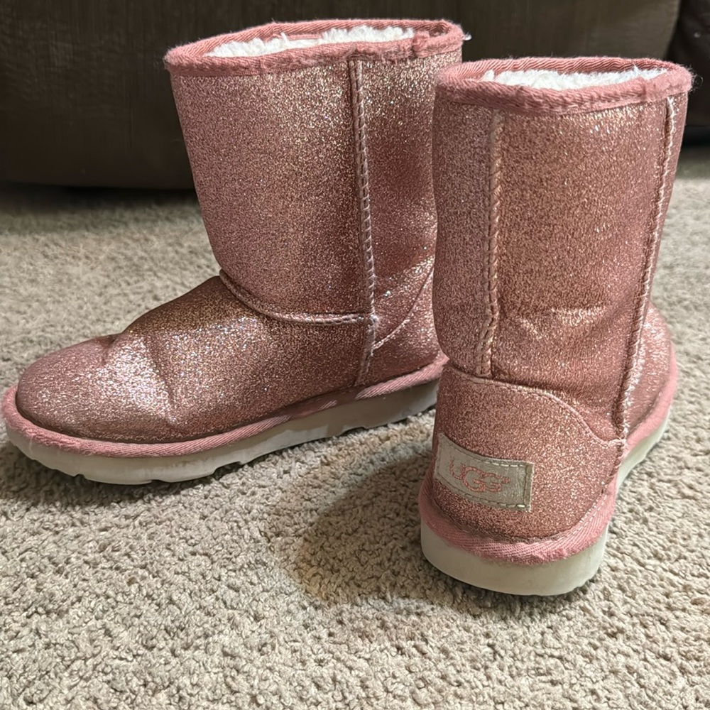 Girls Size 13 Glitter Uggs! VERY GOOD USED CONDITION